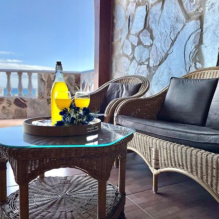 Chabela'S Seaview Penthouse & Spa Lajita Exteriör bild